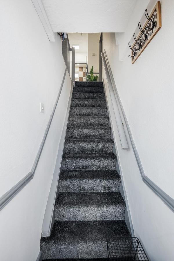 Heathrow 2-Bedroom Maisonette With Parking West Drayton  Buitenkant foto