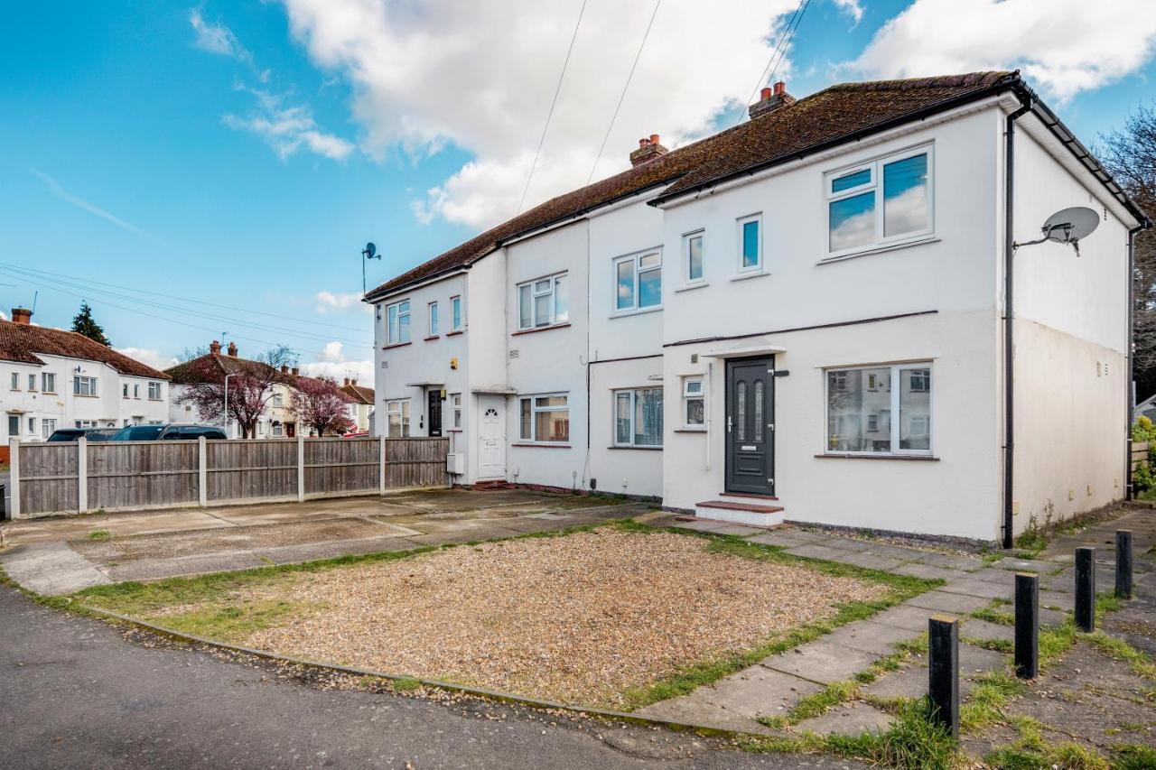Heathrow 2-Bedroom Maisonette With Parking West Drayton  Buitenkant foto