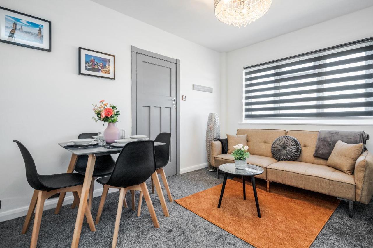 Heathrow 2-Bedroom Maisonette With Parking West Drayton  Buitenkant foto