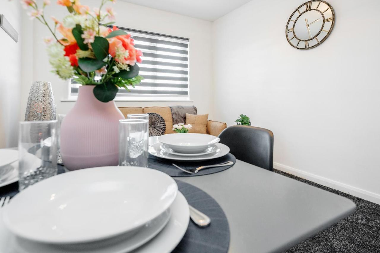 Heathrow 2-Bedroom Maisonette With Parking West Drayton  Buitenkant foto